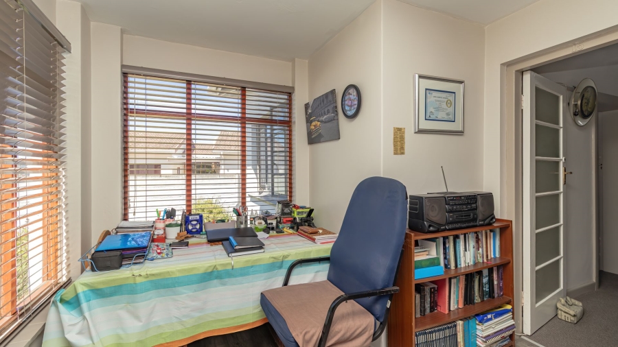 4 Bedroom Property for Sale in Bodorp Western Cape